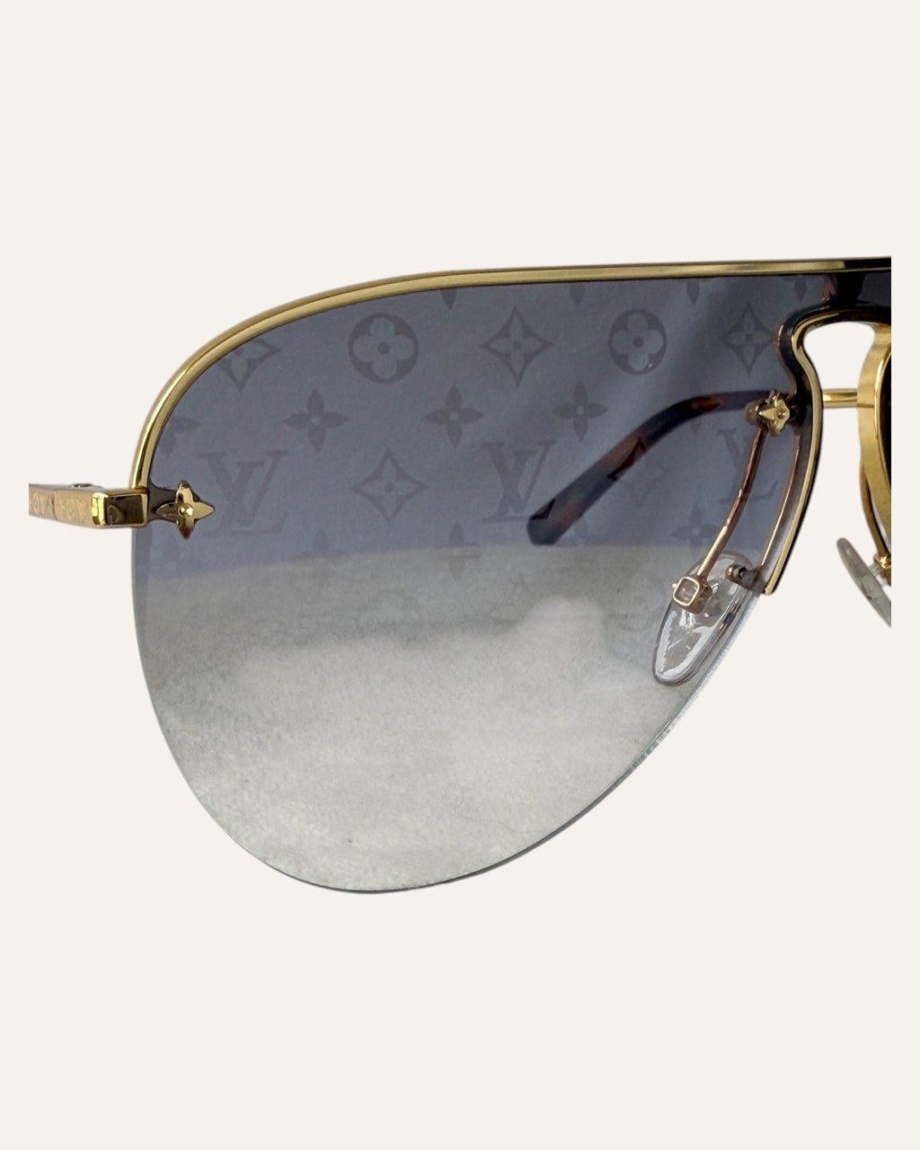 Louis Vuitton Grease Aviator Sunglasses Gold Tone Never Worn
