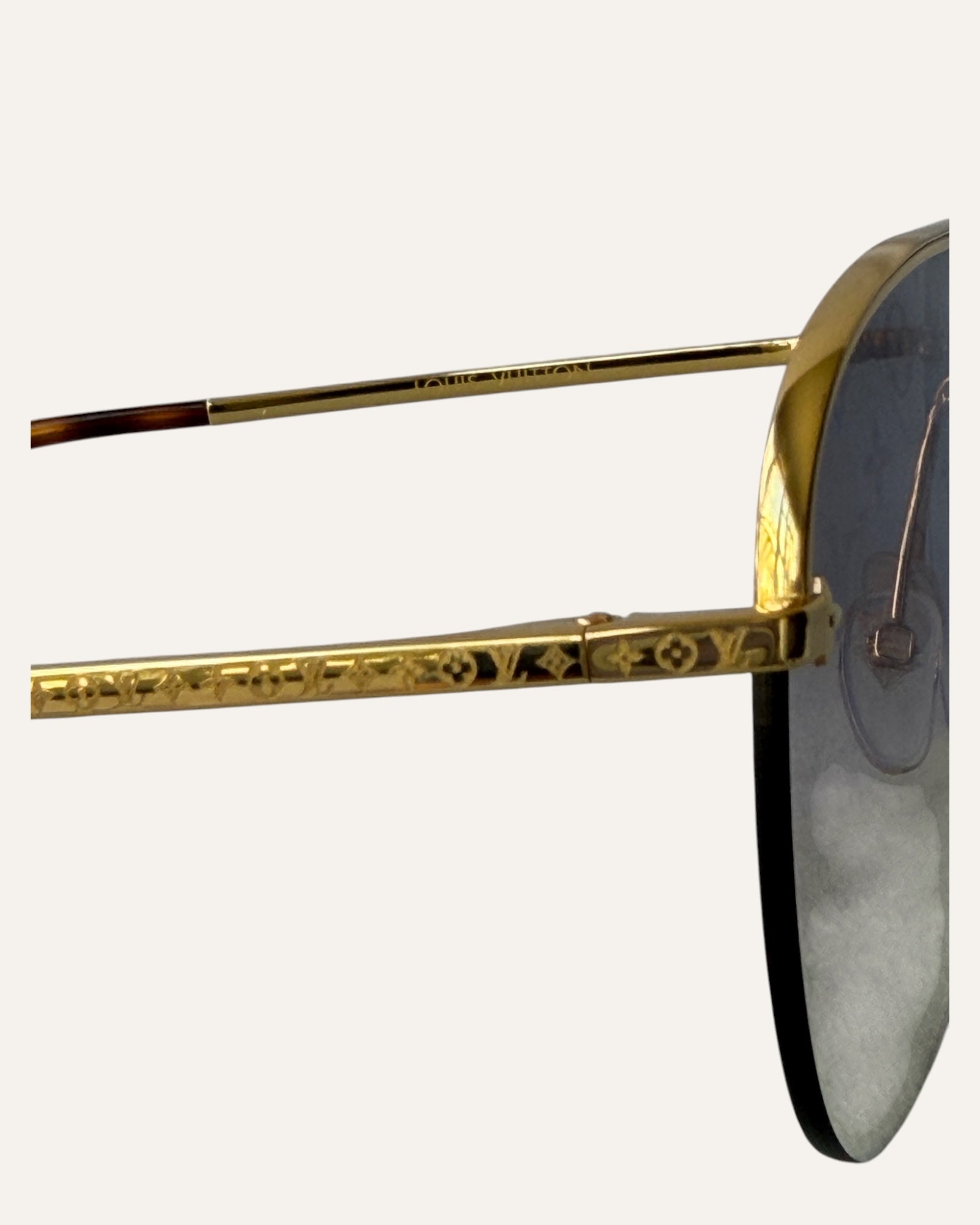 Louis Vuitton Grease Aviator Sunglasses Gold Tone Never Worn