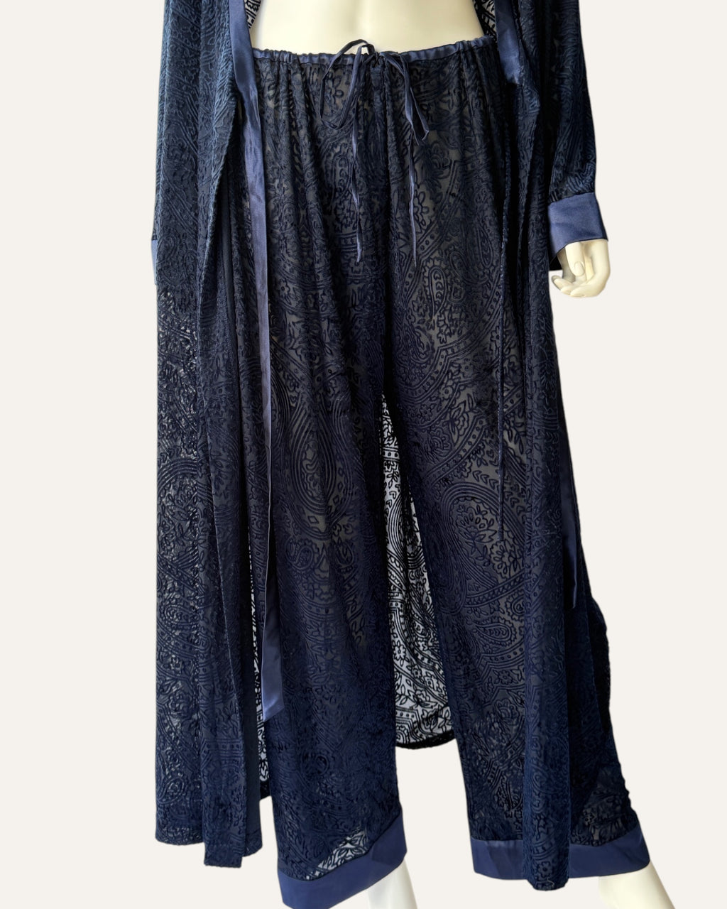 oscar-de-la-renta-navy-burnout-velvet-paisley-duster-pants-set