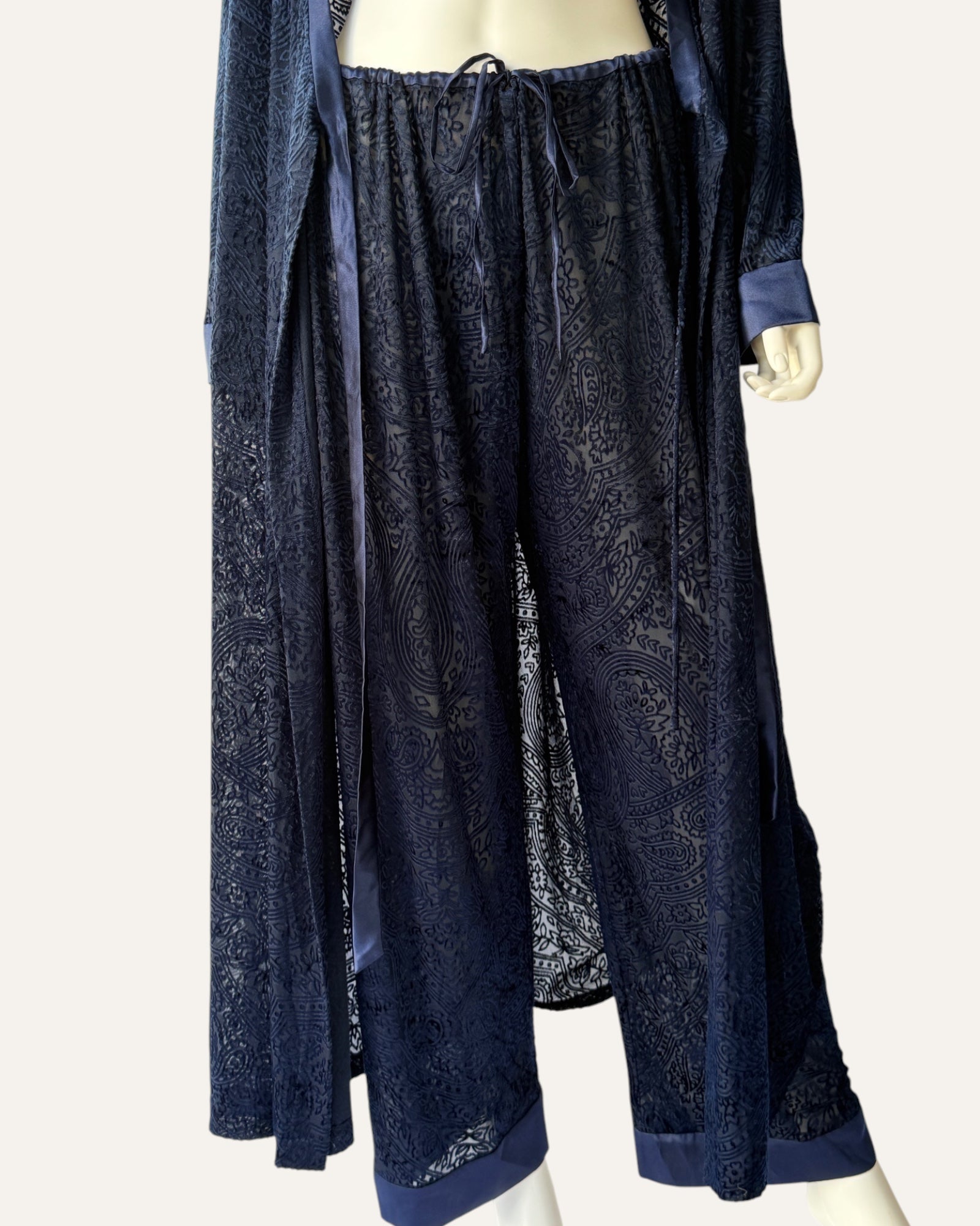 oscar-de-la-renta-navy-burnout-velvet-paisley-duster-pants-set