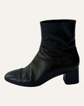 Aquazzura black leather ankle boots with squared toe and inside zip
