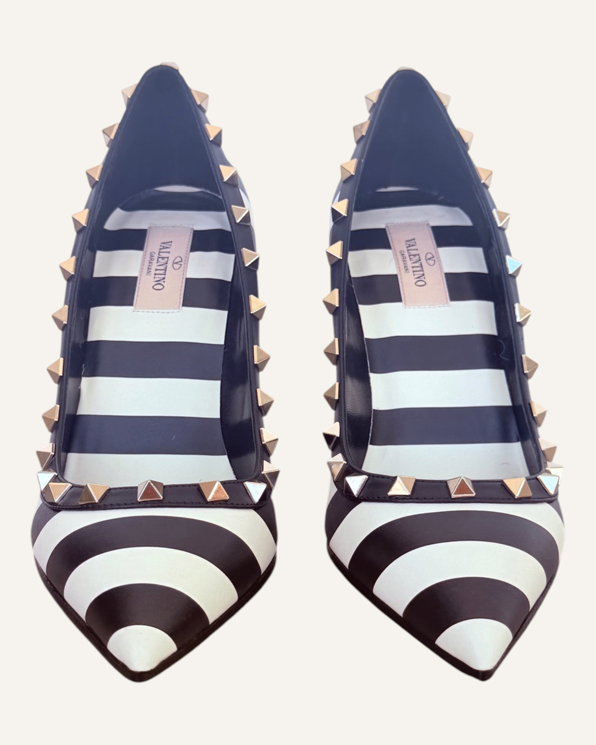 Valentino Garavani black and ivory striped leather Rockstud pumps with pyramid studs and stiletto heel, size 39